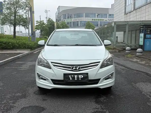 Hyundai Accent 2014