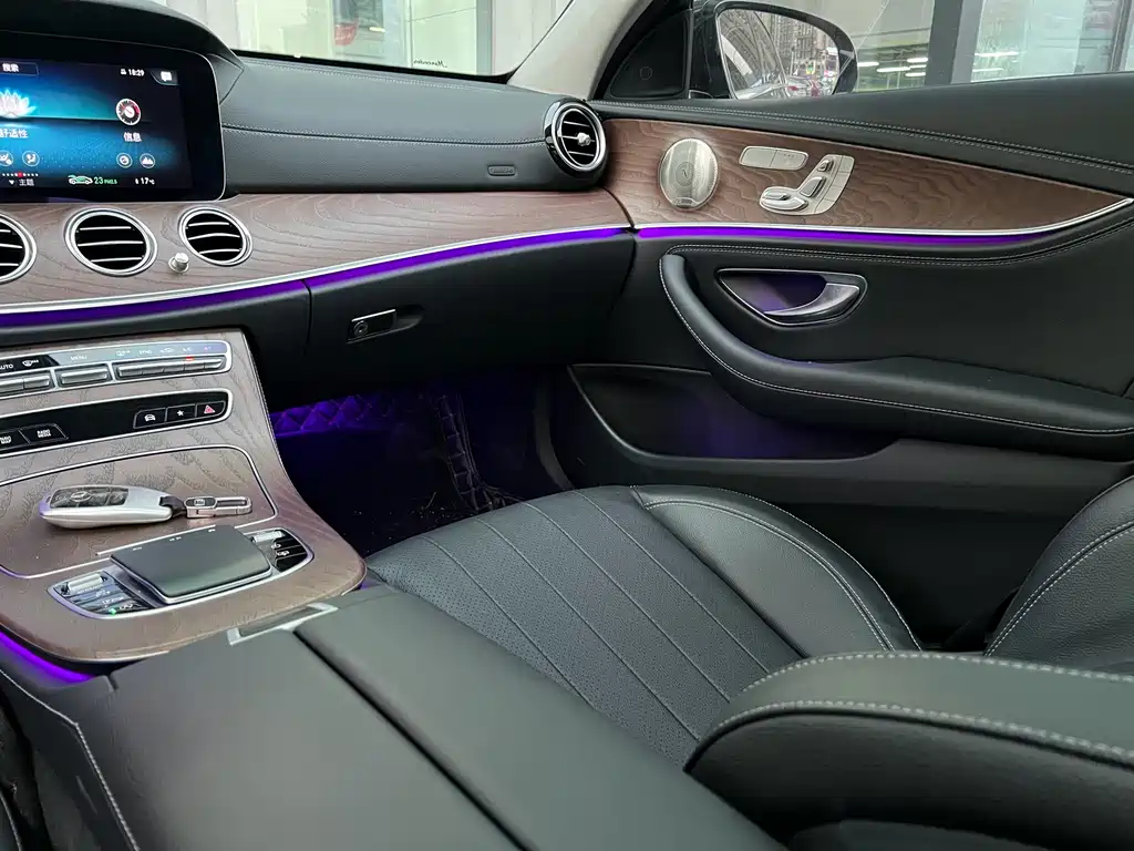 Mercedes-Benz E-Class 2022 — фото 16