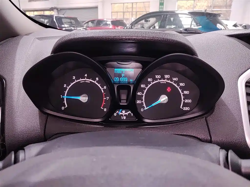 Ford Ecosport 2015 — фото 8