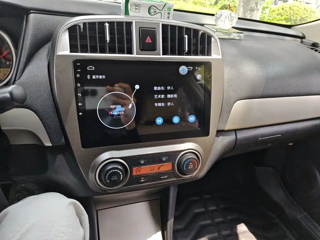 Nissan Sylphy 2017 — фото 14