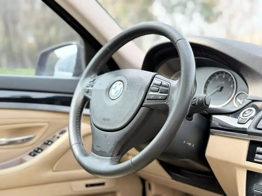 BMW 5 Series 2012 — фото 12