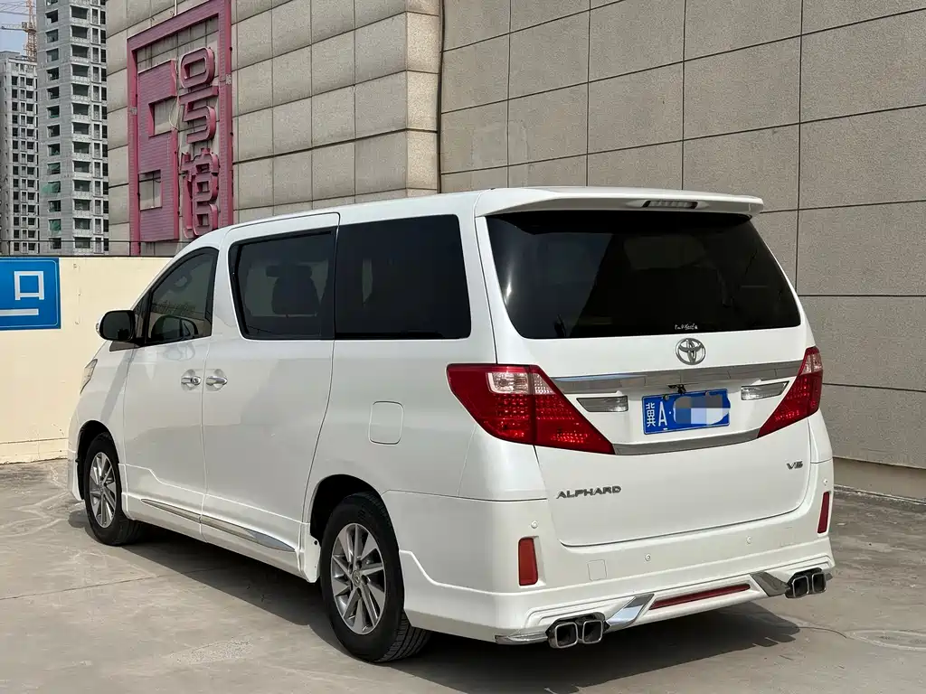 Toyota Alphard 2014 — фото 12