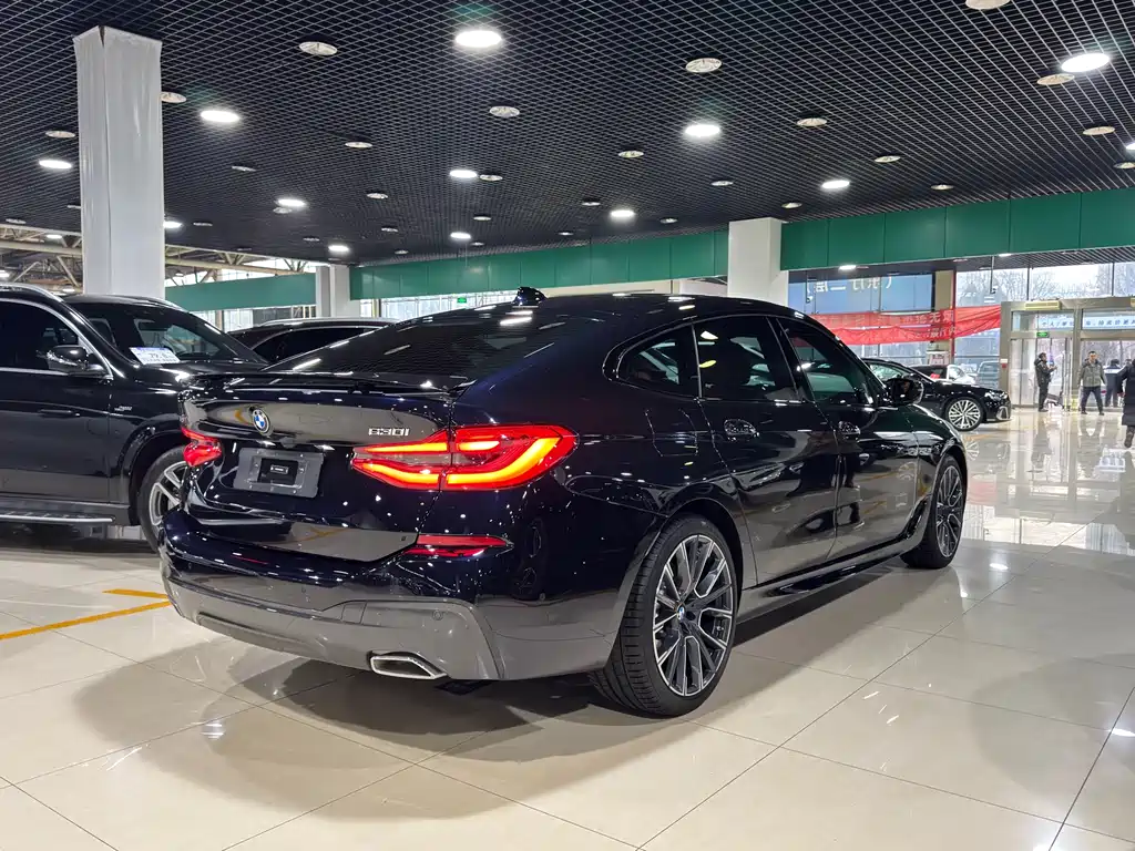 BMW 6 Series GT 2025 — фото 20