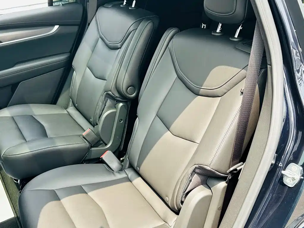 Cadillac XT6 2024 — фото 17