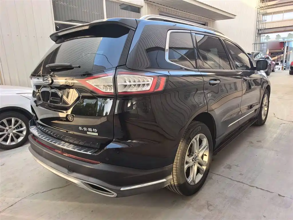 Ford Edge 2019 — фото 6