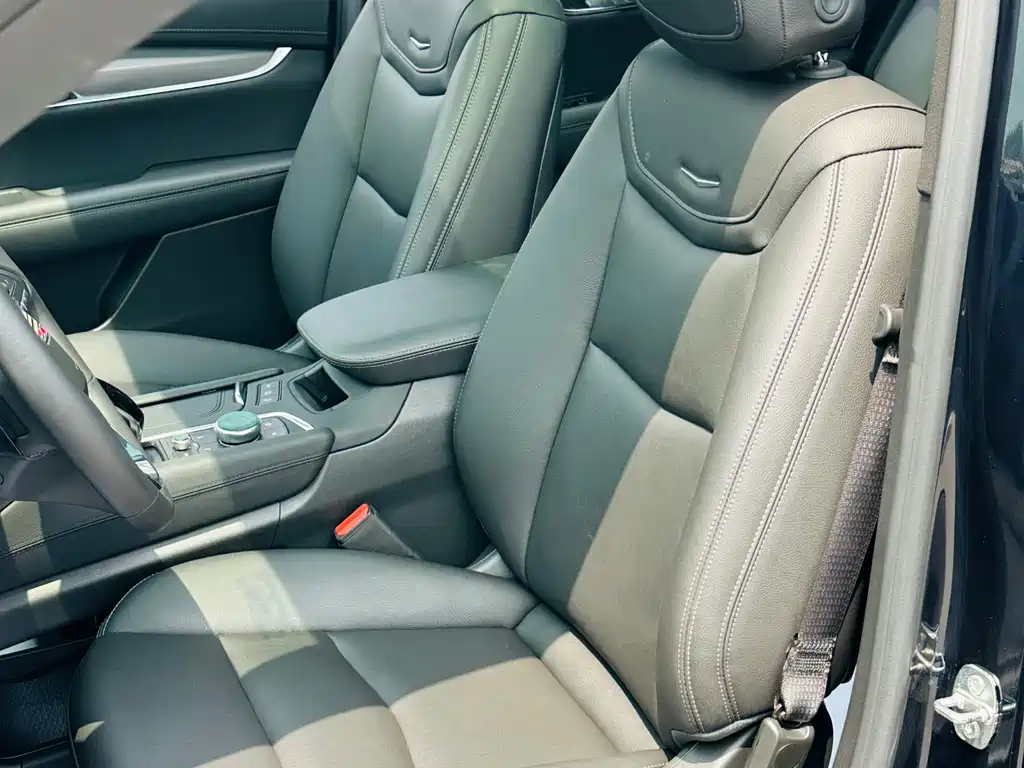 Cadillac XT6 2024 — фото 16