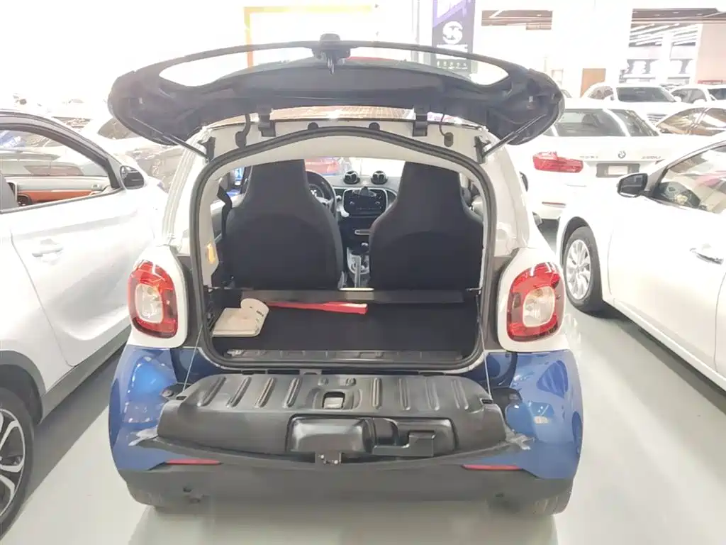 smart Fortwo 2018 — фото 19