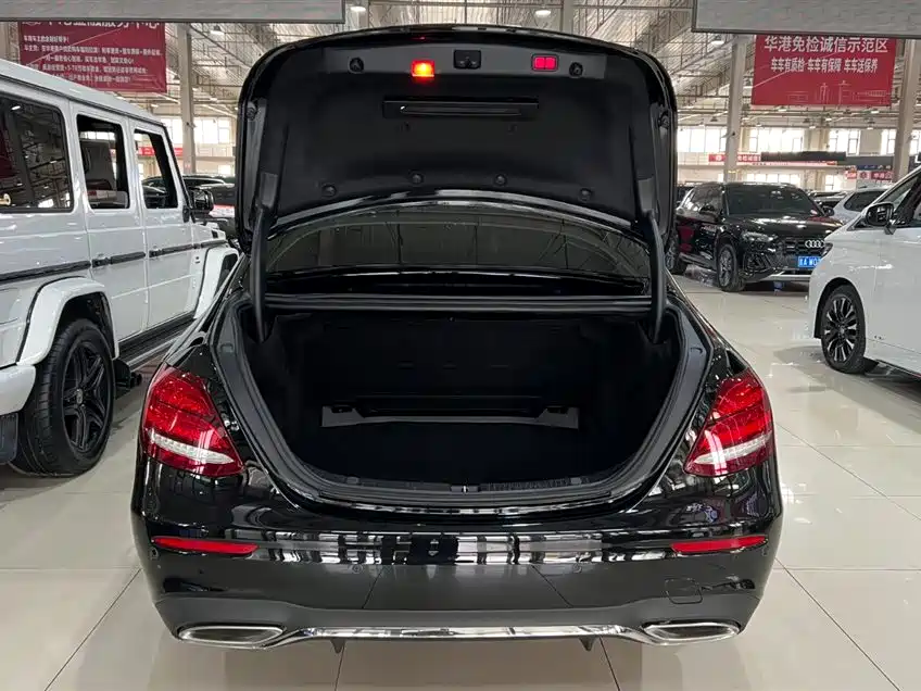 Mercedes-Benz E-Class 2019 — фото 23