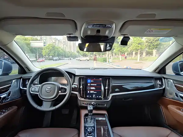 Volvo S90 2018