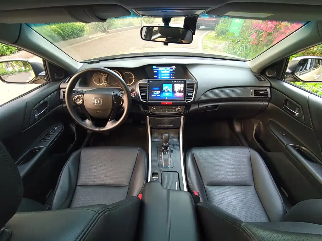 Honda Accord 2018 — фото 13