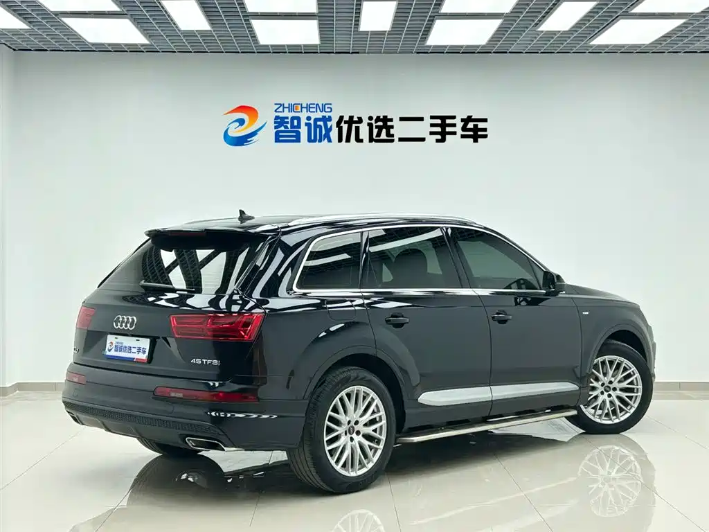 Audi Q7 2017 — фото 23