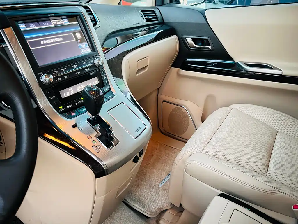 Toyota Alphard 2013 — фото 11