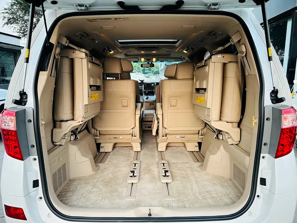 Toyota Alphard 2013 — фото 19