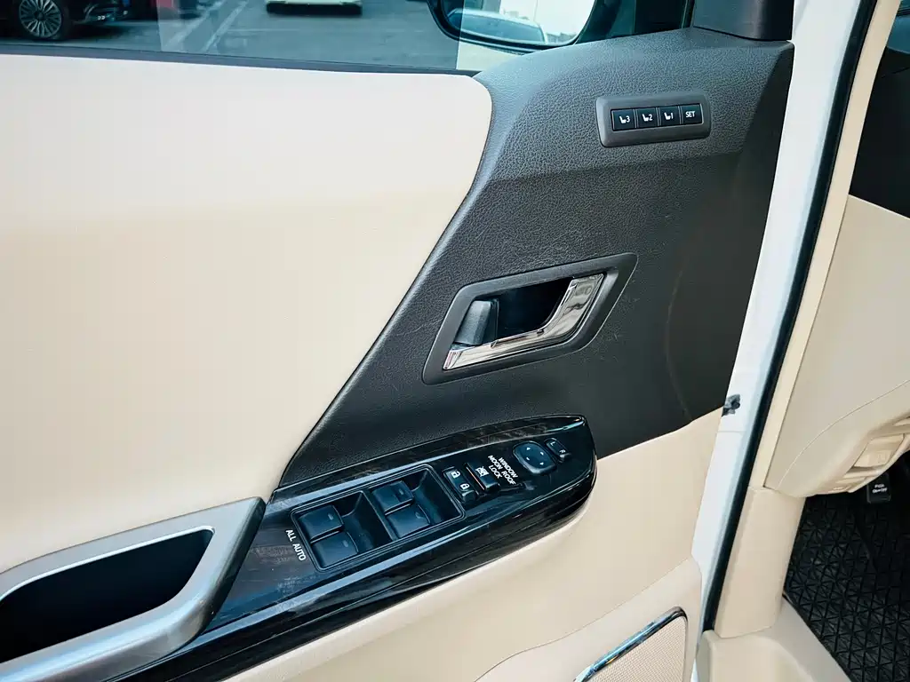 Toyota Alphard 2013 — фото 25