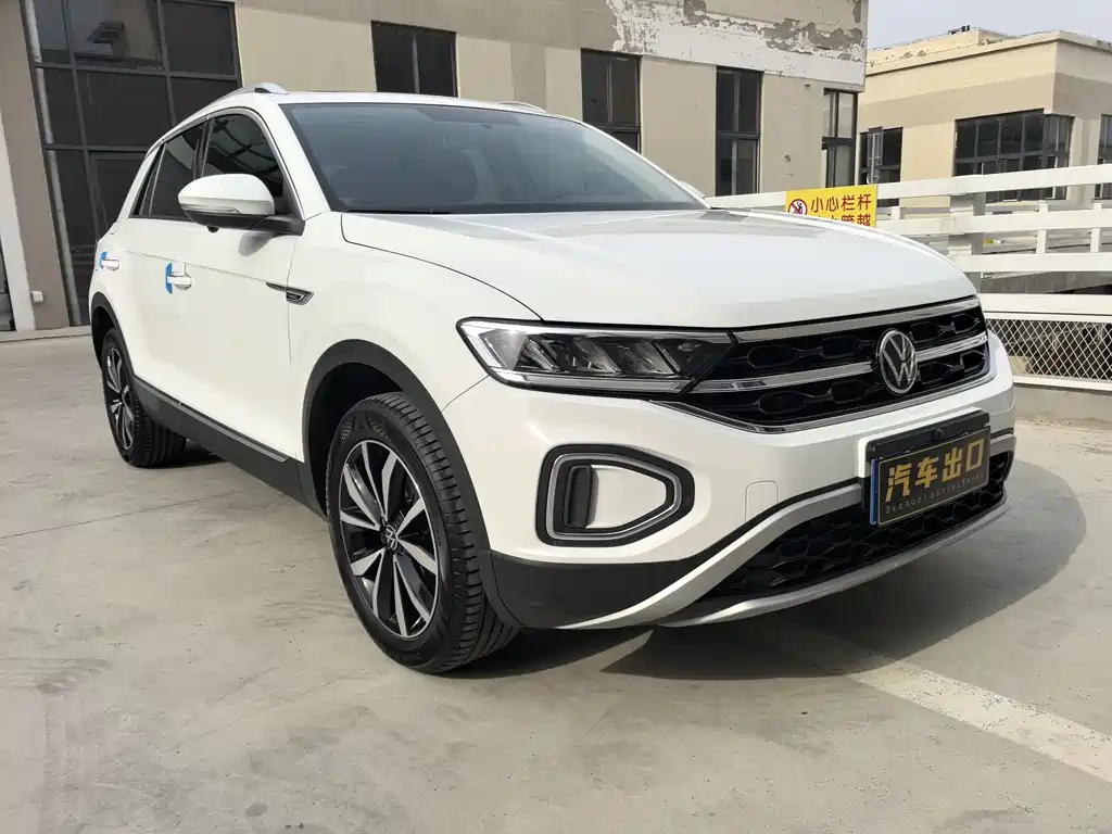 Volkswagen T-Roc 2023 — фото 3