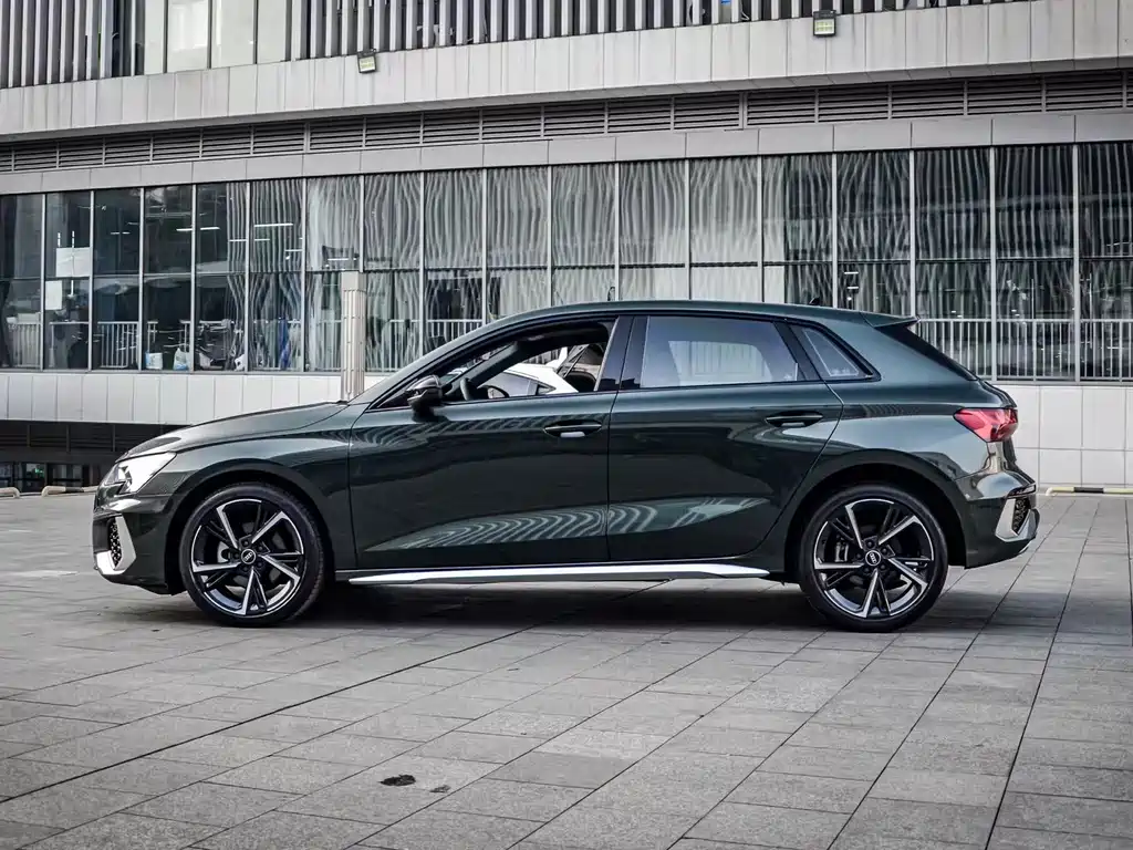 Audi A3 2024 — фото 8
