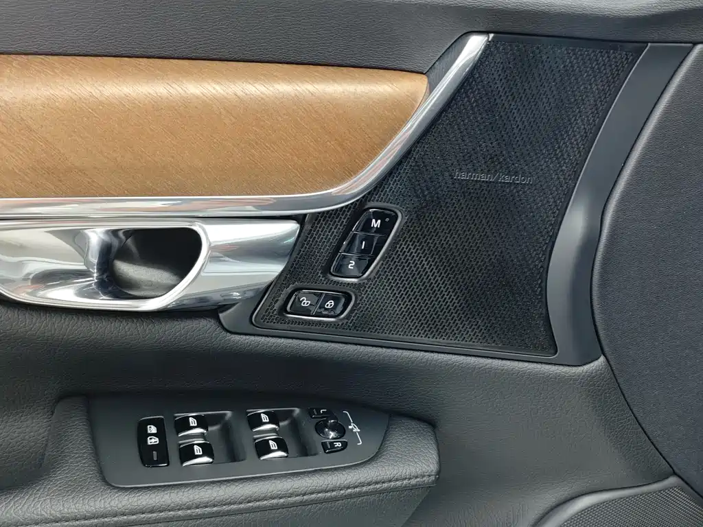 Volvo S90 2018 — фото 10