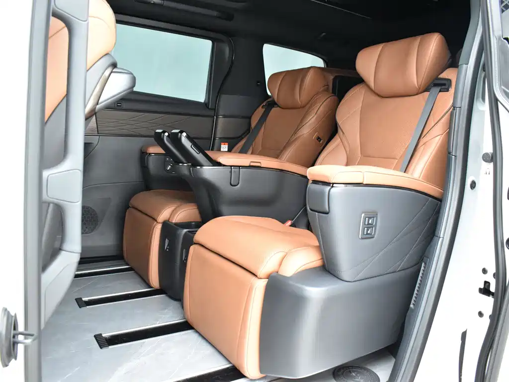 Toyota Vellfire 2024 — фото 16