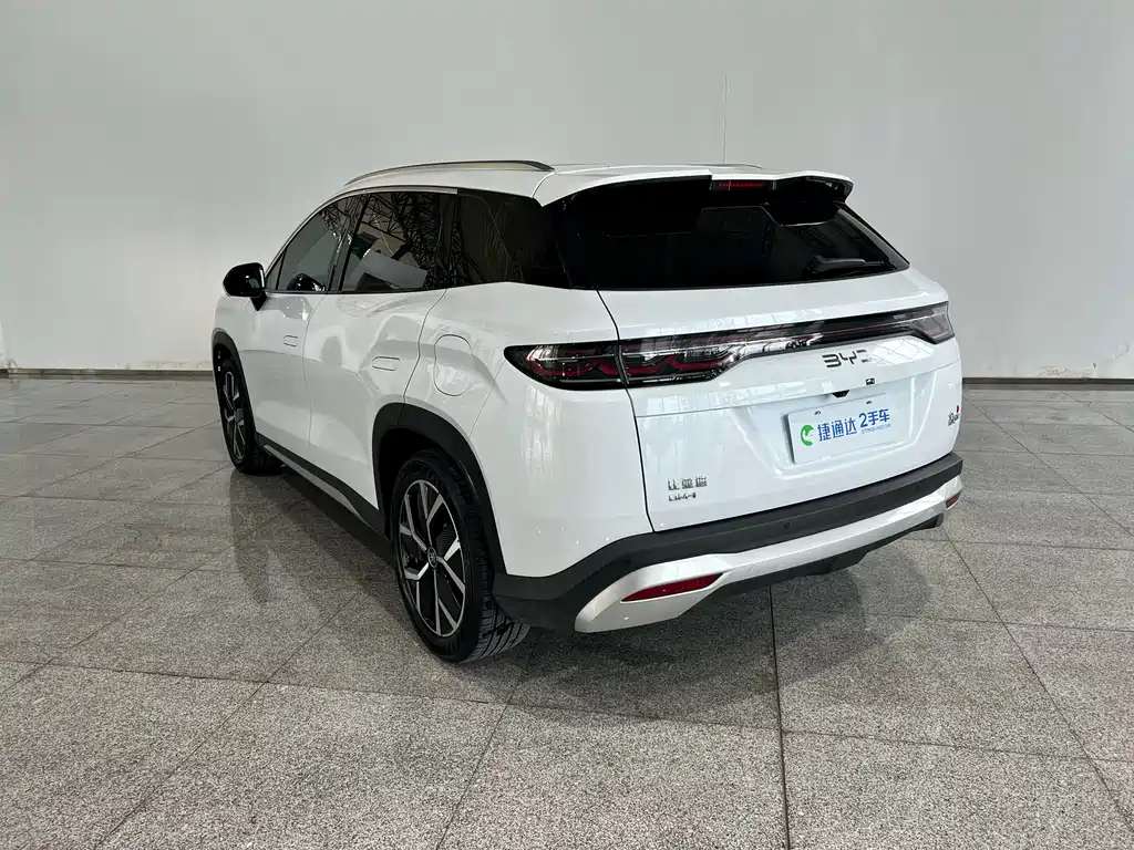 BYD L DM-i 2024 — фото 9