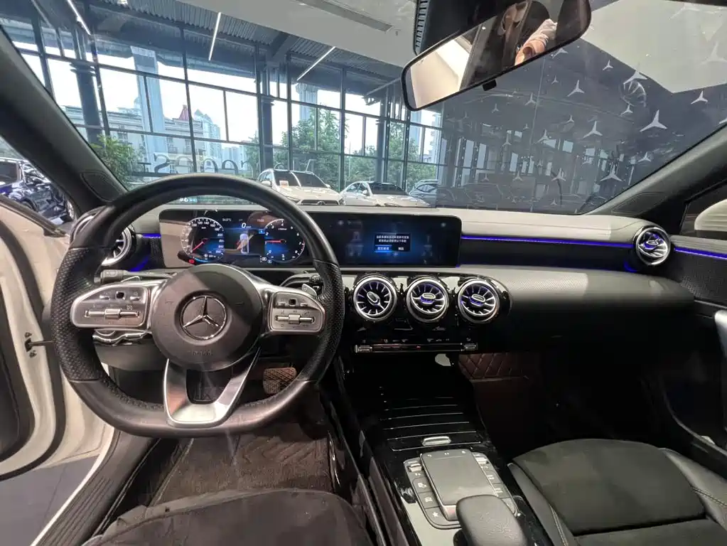 Mercedes-Benz A-Class 2022 — фото 12