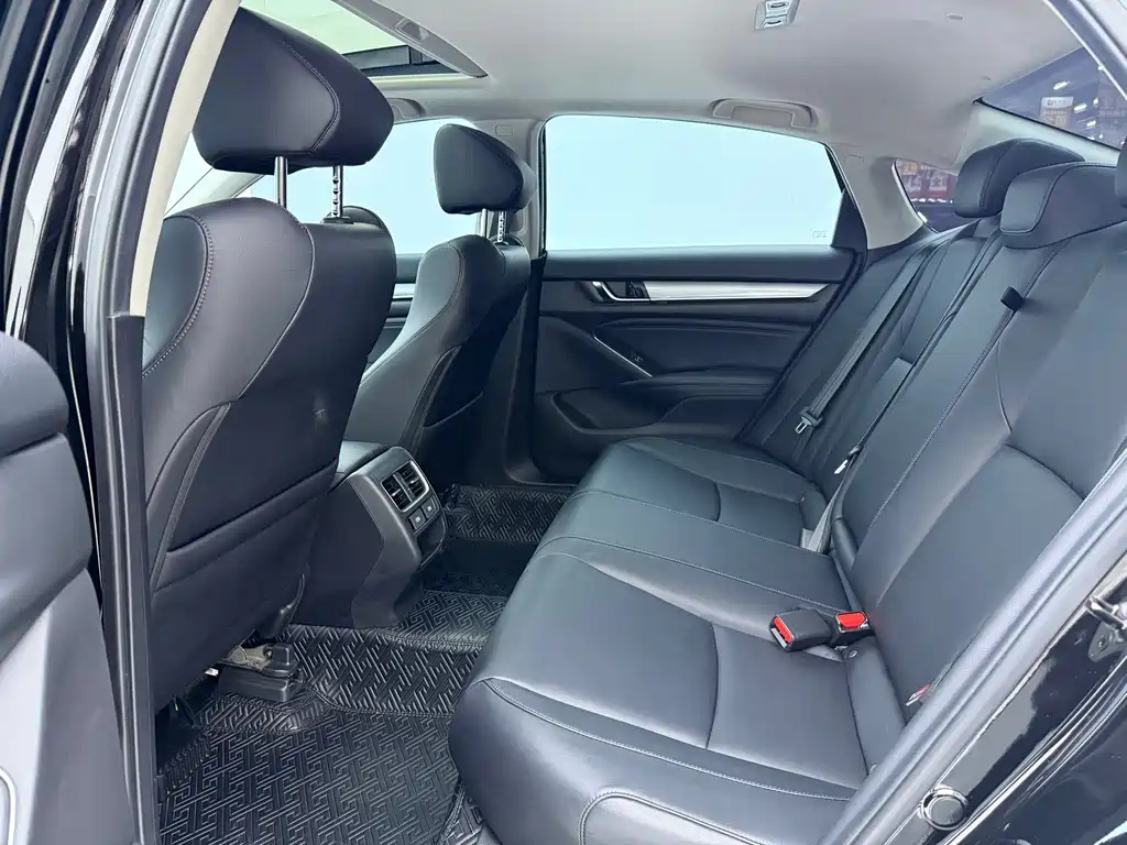 Honda Accord 2022 — фото 15