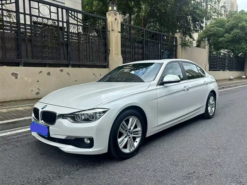 BMW 3 Series 2017 — фото 1
