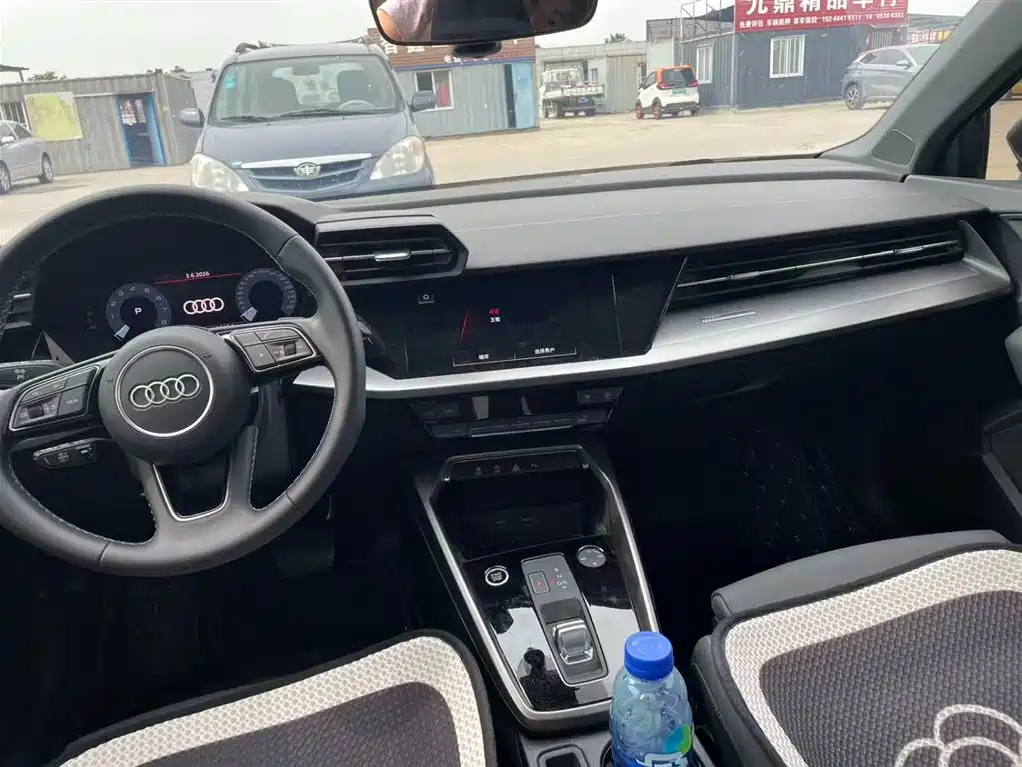 Audi A3 2023 — фото 2