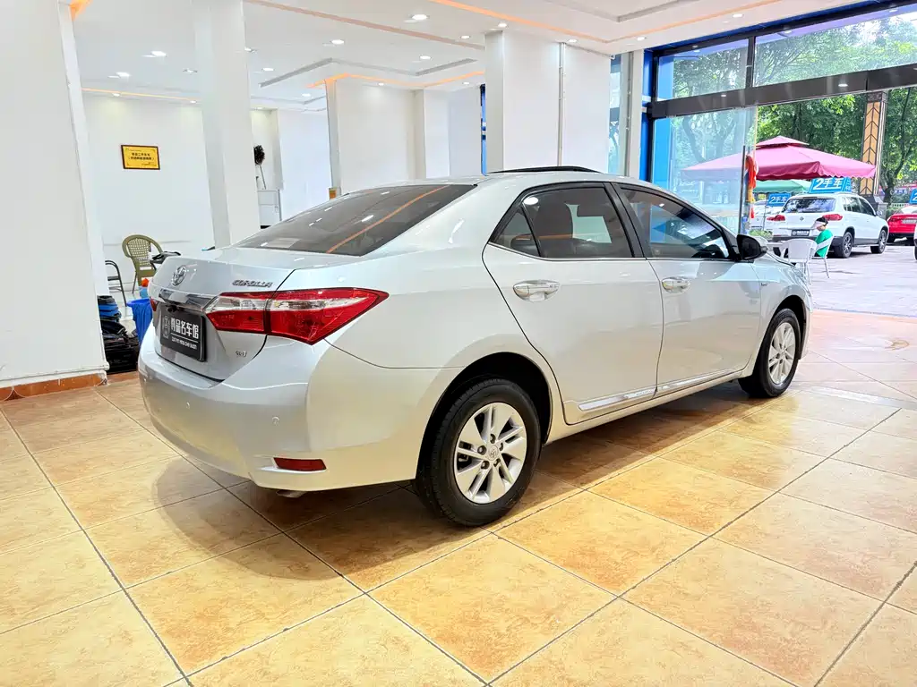 Toyota Corolla 2015 — фото 4