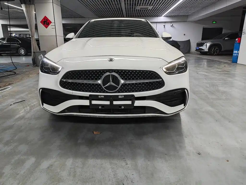 Mercedes-Benz C-Class 2024