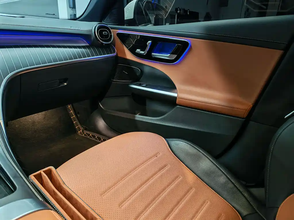 Mercedes-Benz C-Class 2024