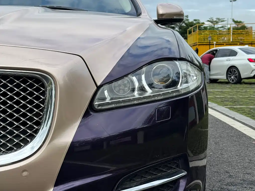 Jaguar XJ 2012 — фото 10