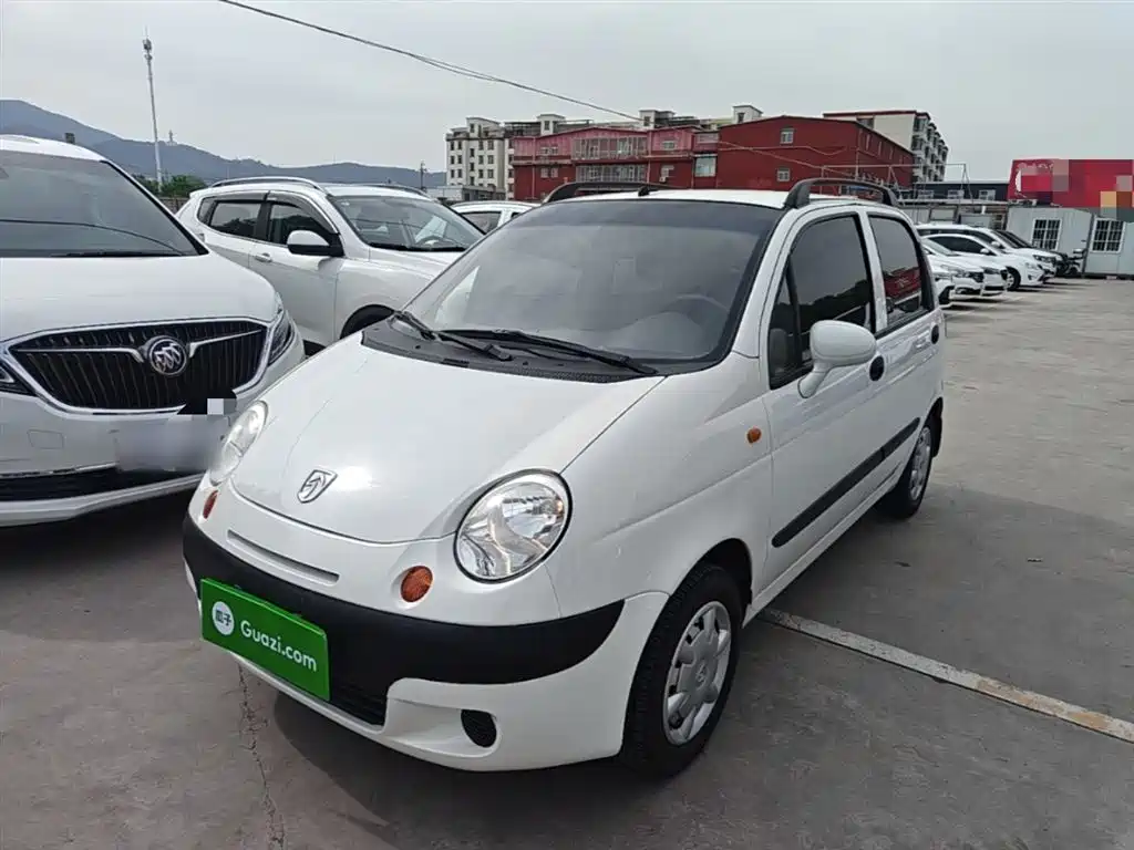 Baojun Spark 2015 — фото 1