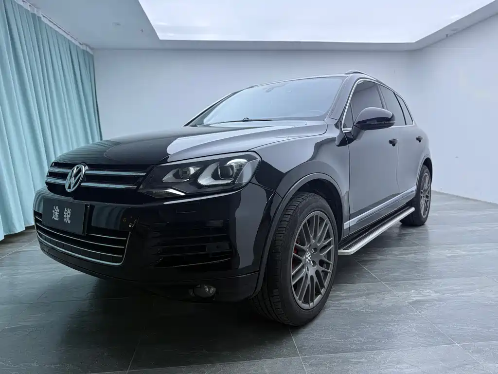 Volkswagen Touareg 2015 — фото 1