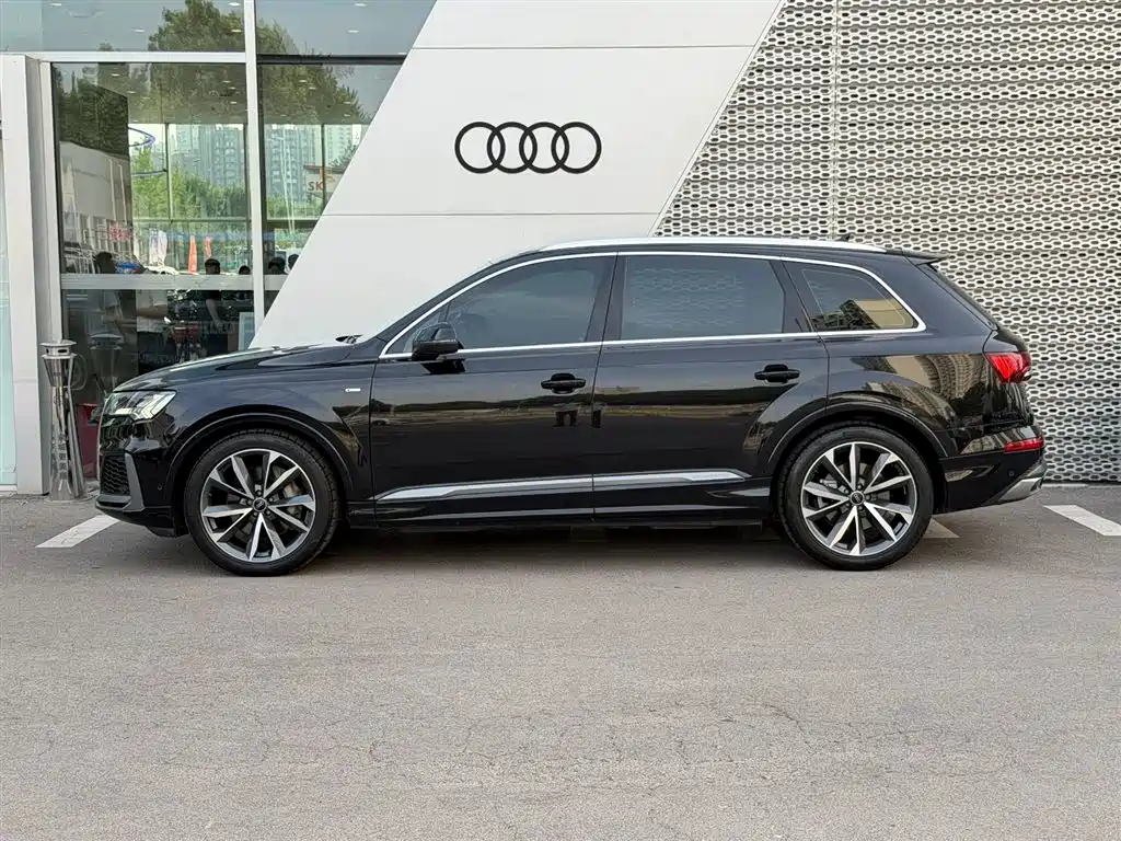 Audi Q7 2020 — фото 12