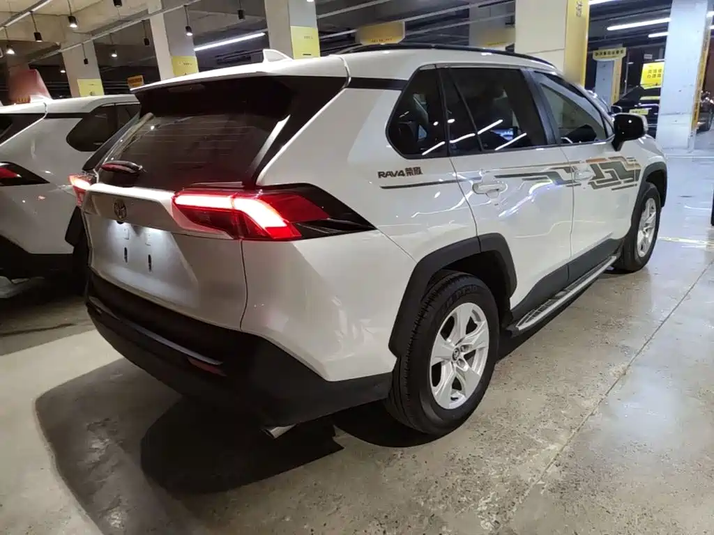 Toyota RAV4 2025