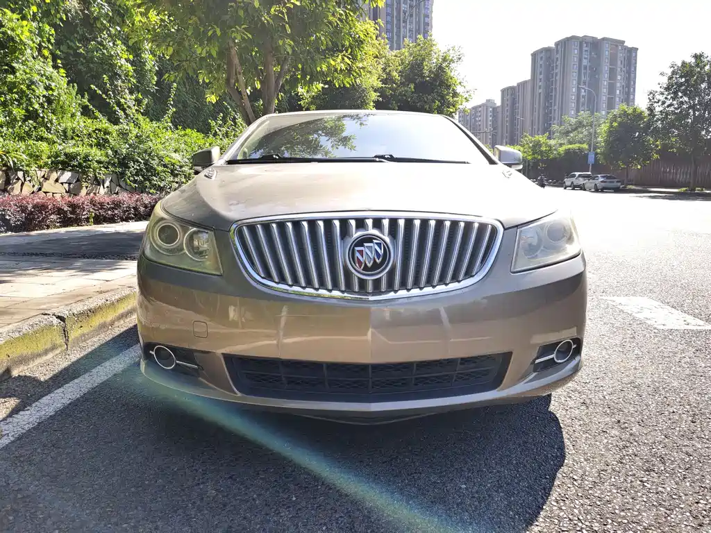Buick LaCrosse 2012 — фото 2