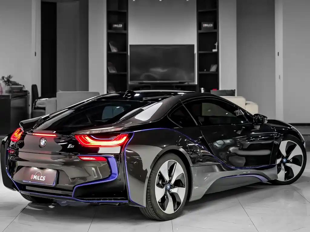 BMW i8 2017 — фото 6