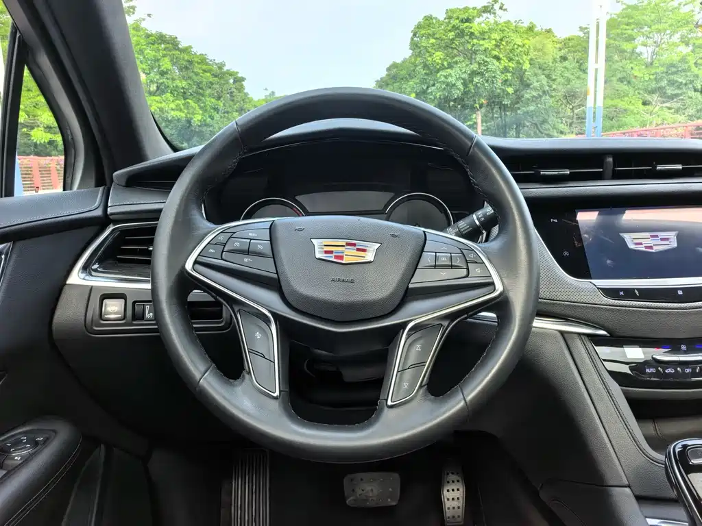 Cadillac XT5 2021 — фото 17