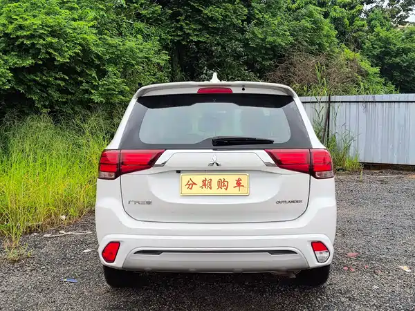 Mitsubishi Outlander 2022