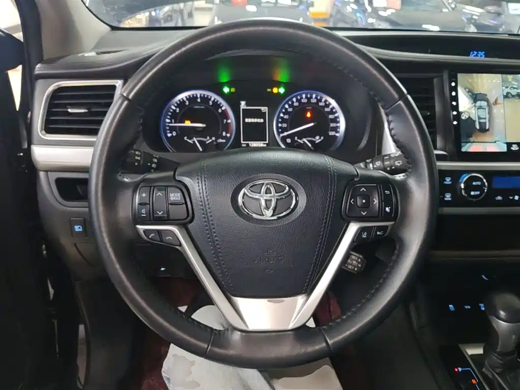 Toyota Highlander 2020 — фото 11