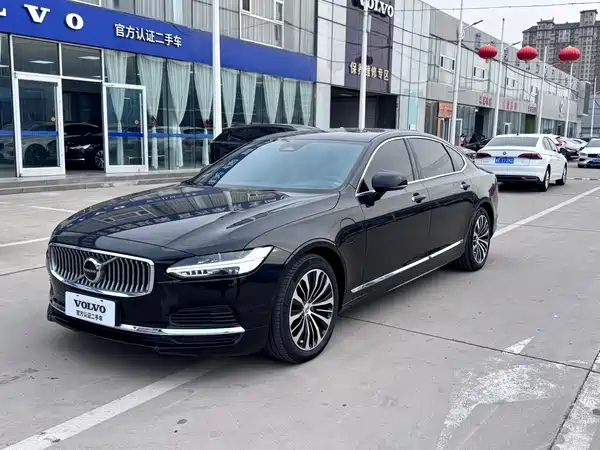 Volvo S90 Plug-In Hybrid 2023