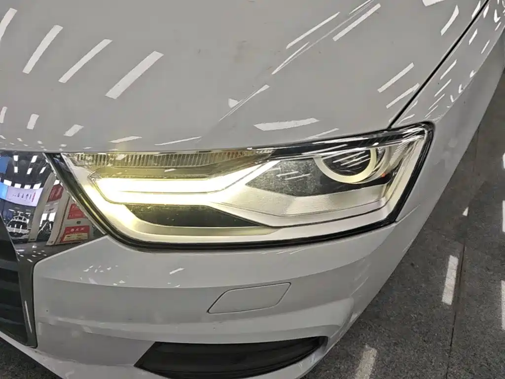 Audi Q3 2016 — фото 24