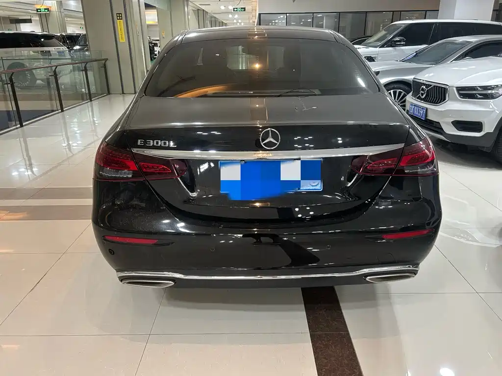 Mercedes-Benz E-Class 2023 — фото 18