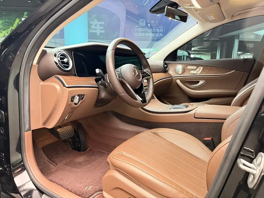 Mercedes-Benz E-Class 2022 — фото 7