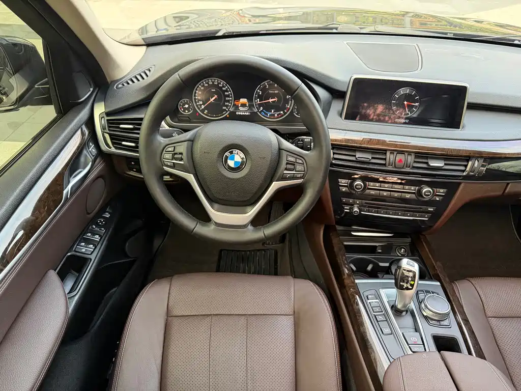 BMW X5 2017 — фото 11