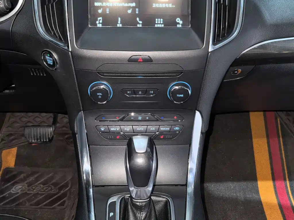 Ford Edge 2018 — фото 17