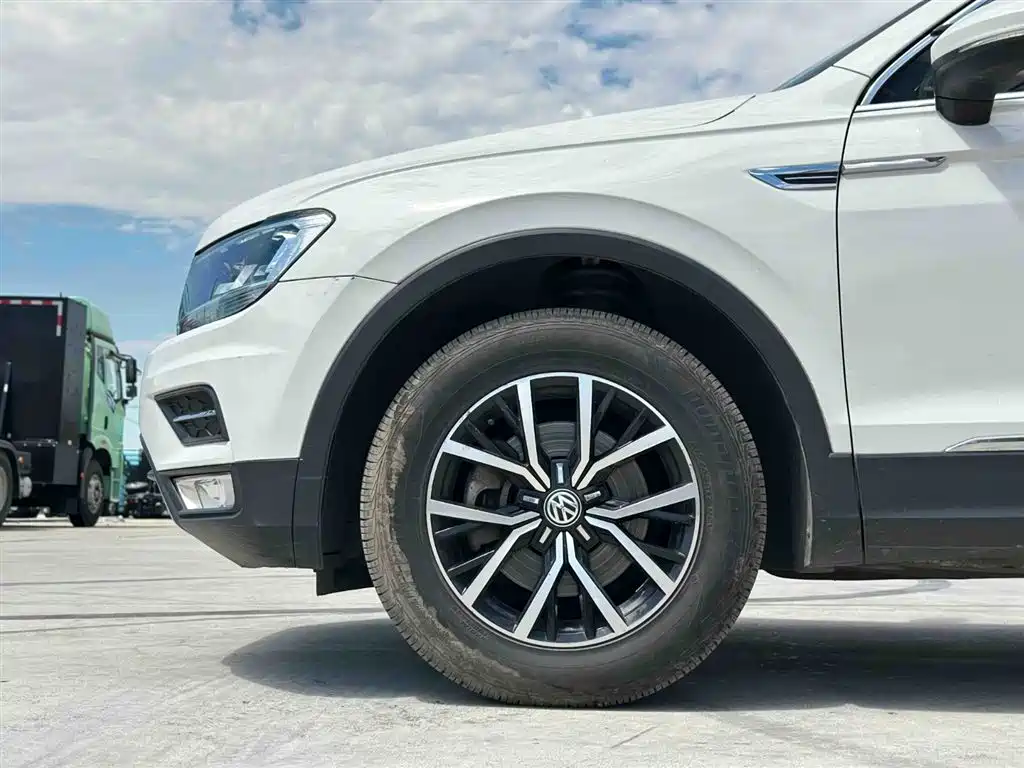 Volkswagen Tiguan L 2017 — фото 11