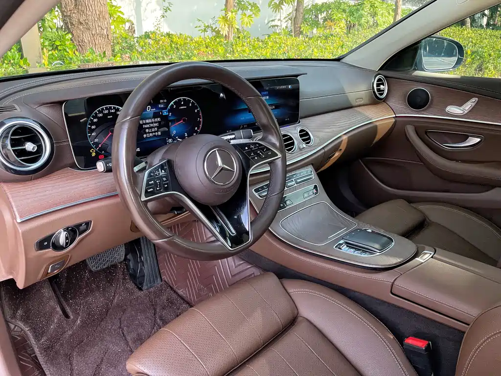 Mercedes-Benz E-Class 2021 — фото 14