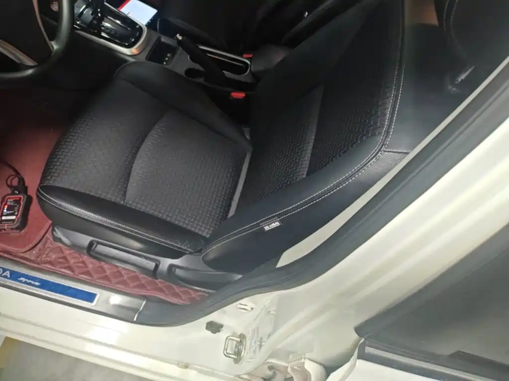 Nissan Tiida 2018 — фото 15