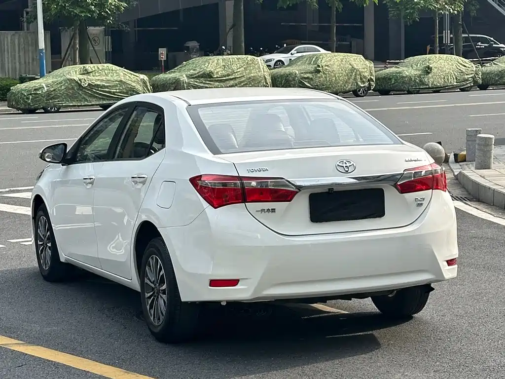 Toyota Corolla 2018 — фото 19